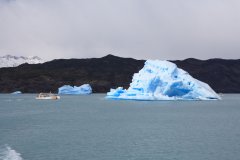 27-A big iceberg from the Upsala glacier